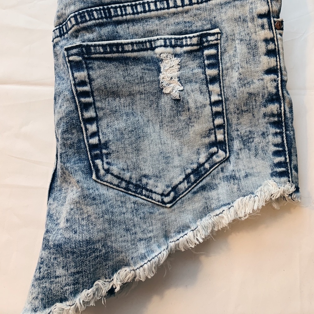 High waisted shorts - Picture 2 of 3